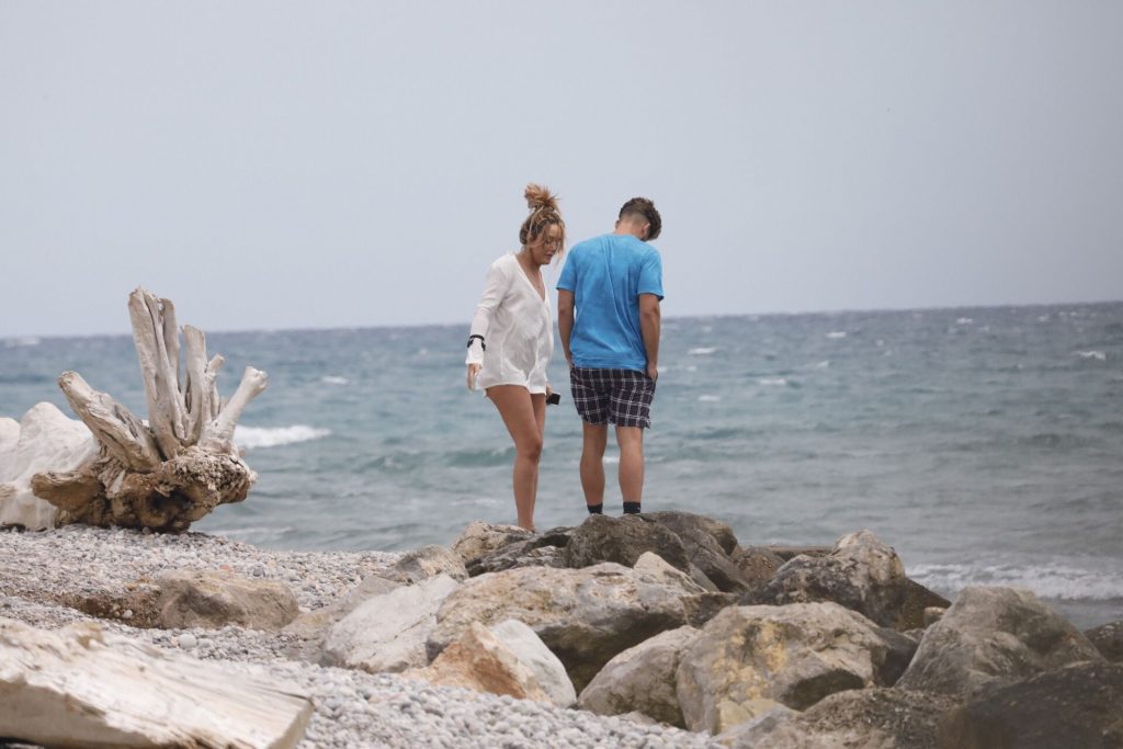 Charlotte-Crosby-Upskirt-Stars-Com-1-1024x683-17