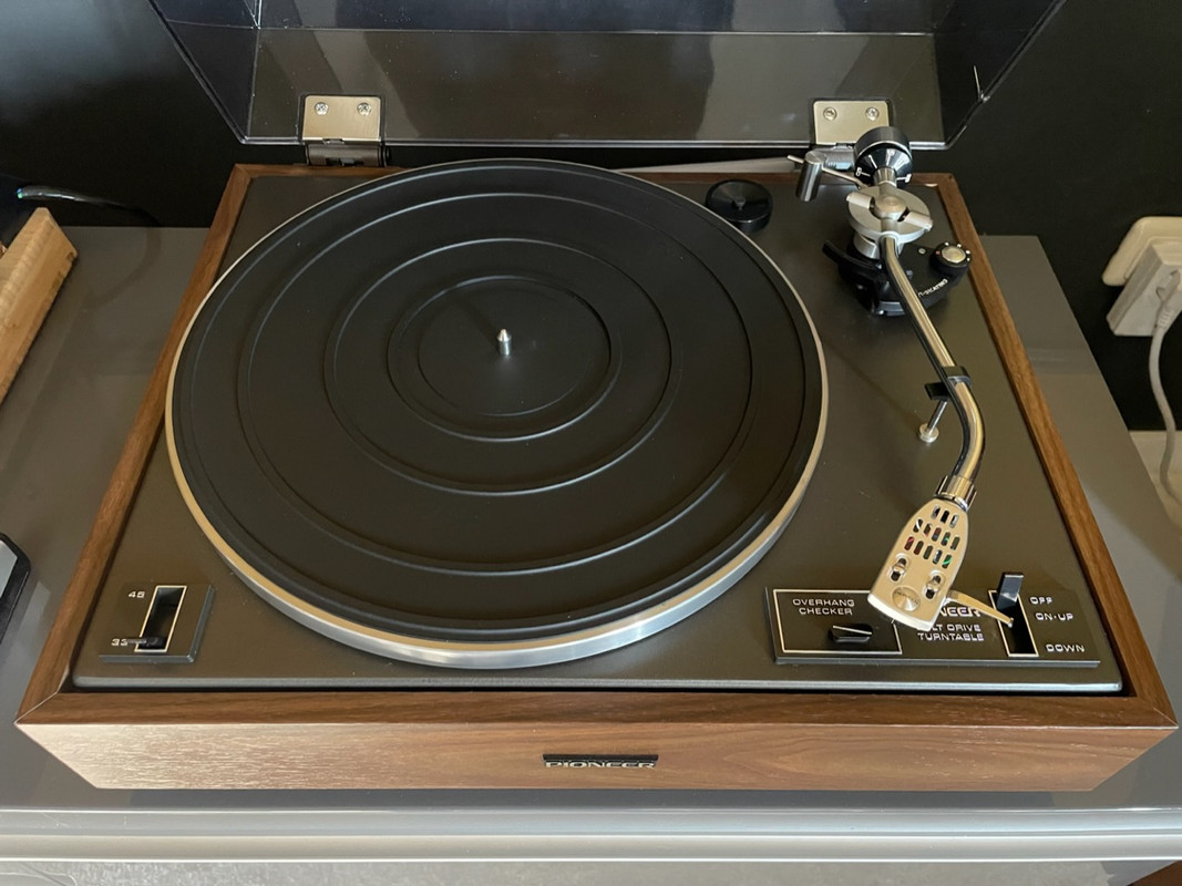 5C60372B-62B3-4B7A-8588-5C34685724D4