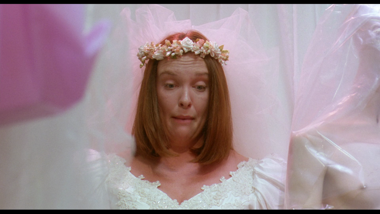 Muriel's Wedding (1994) (1080p BDRip x265 10bit EAC3 5.1 - Ainz)[TAoE]