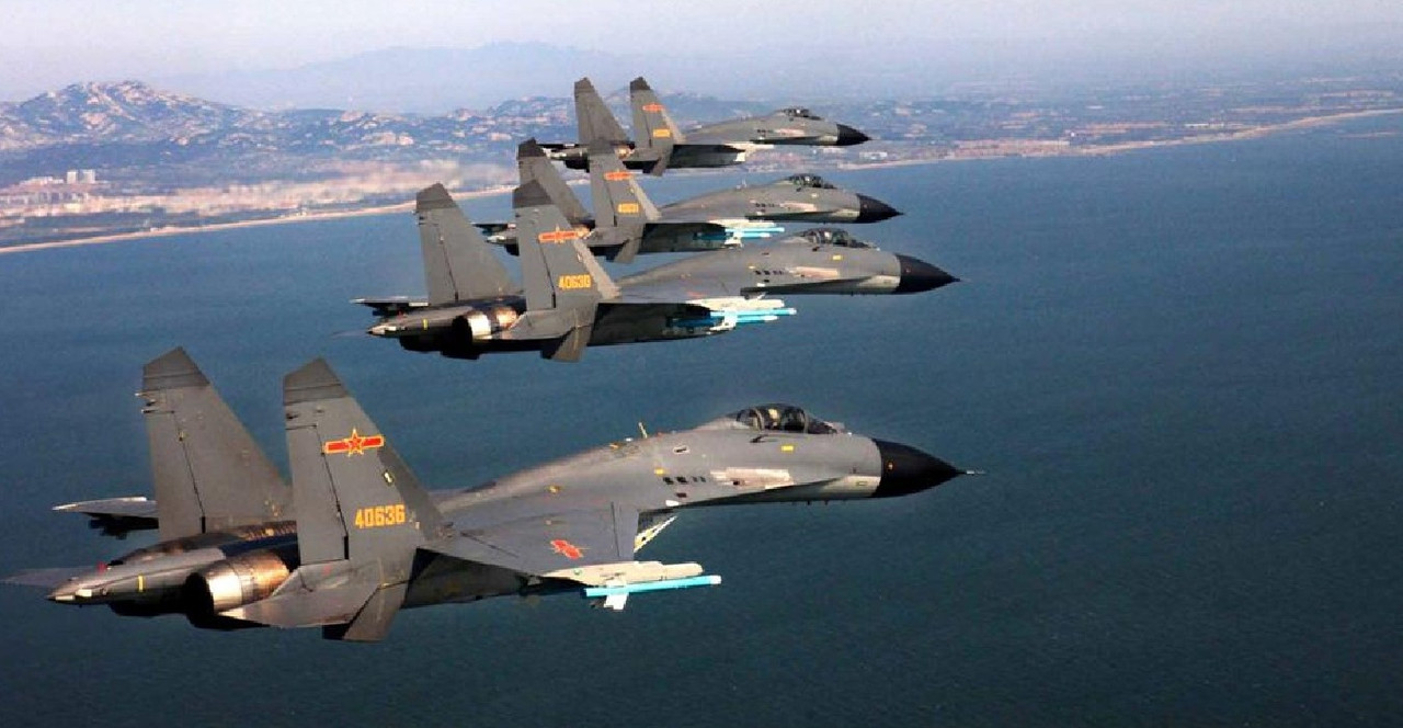Ingresan a Taiwán 27 aviones de combate enviados por China