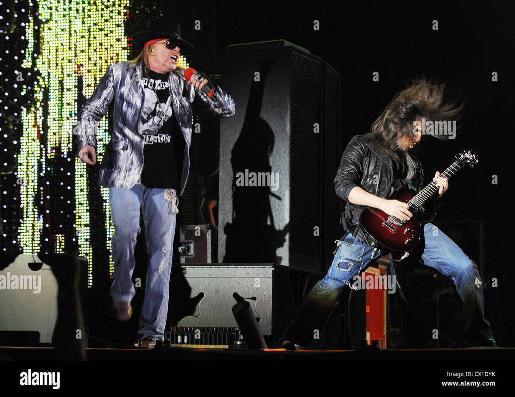 moscow-russia-june-9-2010-guns-n-roses-f