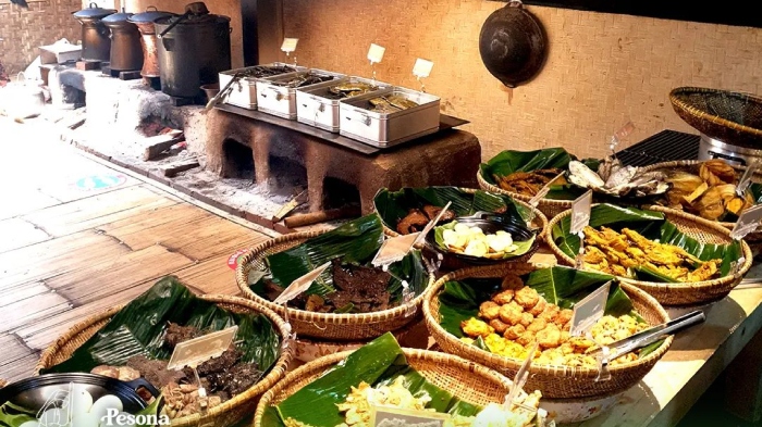 Pesona Kampung Sunda, pilihan tempat makan siang enak di Bandung dengan menu masakan khas Sunda.
