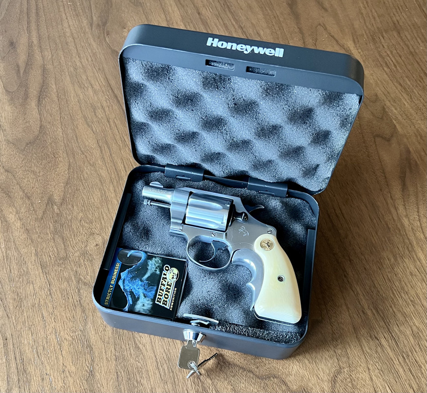 FC63533F-585E-4E2B-B425-E48ED2CD5A07