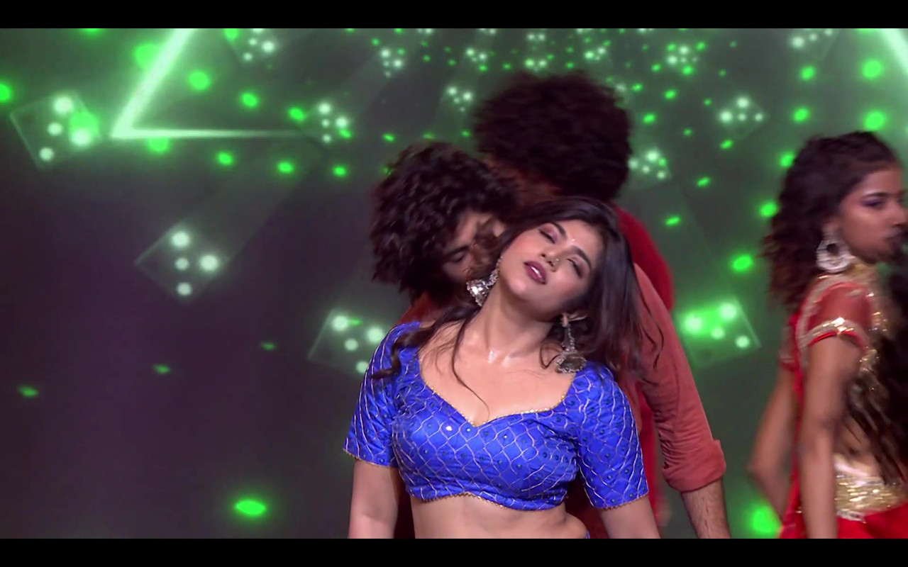 [Image: vlcsnap-2025-11-04-18h04m04s495.jpg]