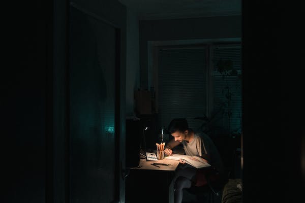 रात्रि में पढ़ाई (Night Study) : Is It Really Beneficial? इसे जानें!