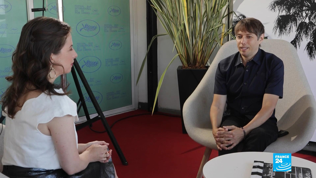 Cannes 2021 Director Sean Baker makes lift-off with Red Rocket • FRANCE 24 English.mp4_snapshot_03.3