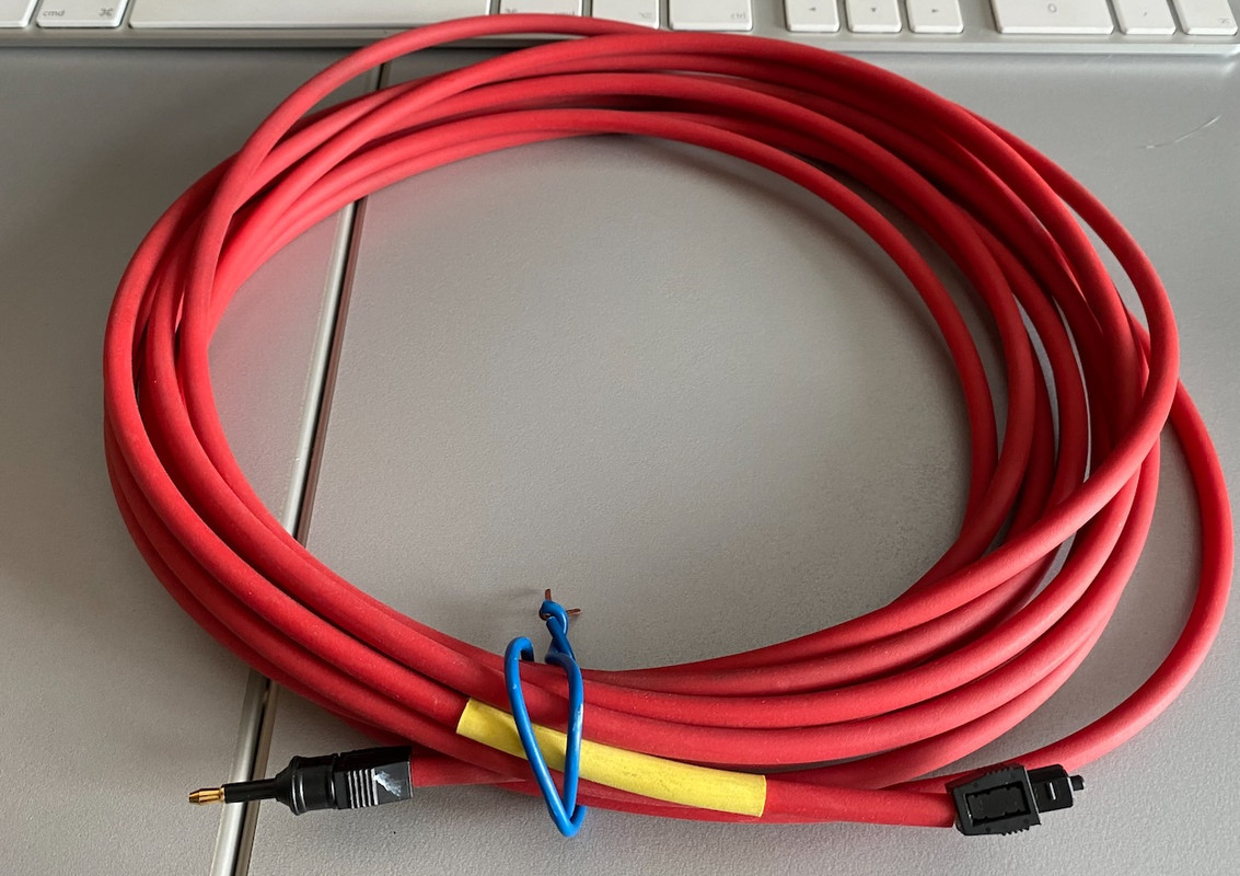 [Bild: Opt-Kabel.jpg]