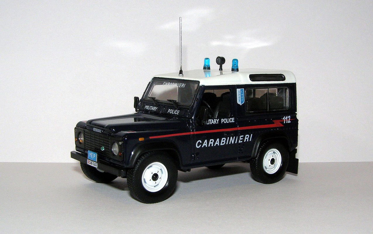 1990 Land Rover Series IV Defender 90 Carabinieri (Grani & Partn