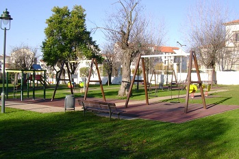 ELVAS: JARDIM MUNICIPAL E JARDIM DAS LARANJEIRAS ENCERRADOS