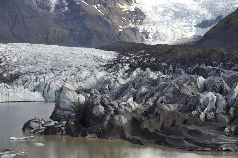 Entre hielo y ceniza. - Islandia, donde la tierra ruge. (15)