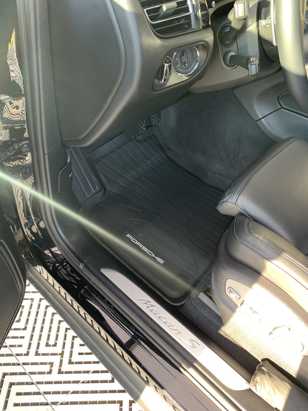 5BCAC09B-E7B6-4F18-851C-5C948F18A53C