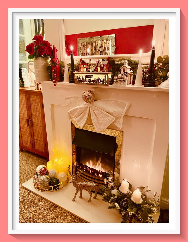 fireplace-xmas-2022.jpg