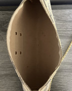 4D23E717-C3F2-4320-A57D-7DCFF0B10F70