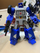 Trasformers-Legacy-Beachcomber-2