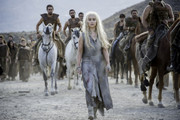 emilia-clarke-game-of-thrones-41