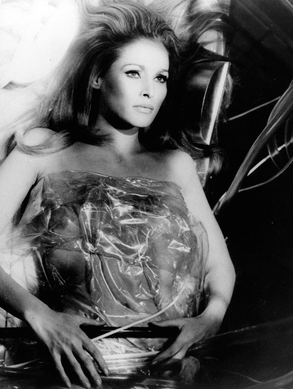 ursula_andress_b66