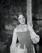 julie-andrews-md68