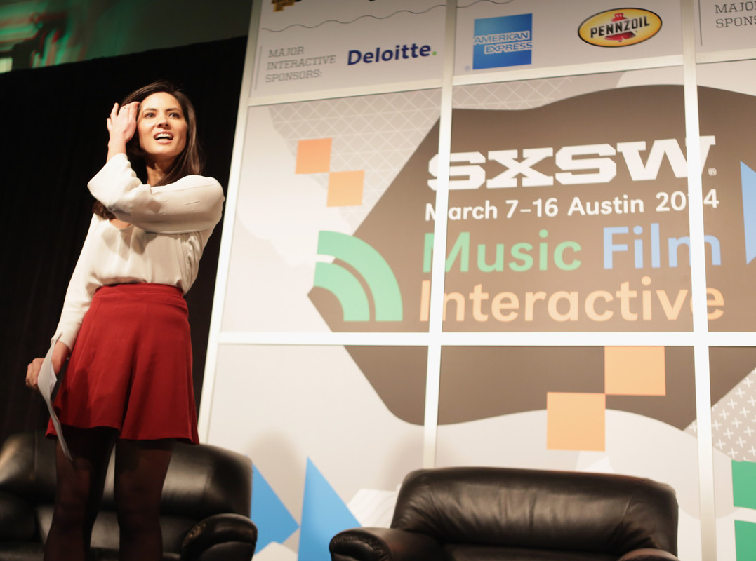 OliviaMunn_LateNightWithSethMeyersPanel_2014SXSW_ (13)