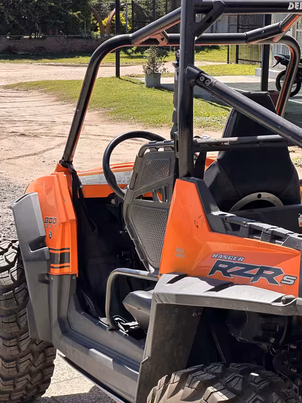 Polaris RZR S 800 - 8