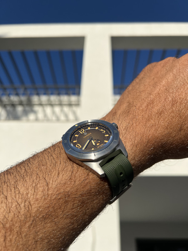 75182185-39B8-48A4-8854-0B06E4DF291B