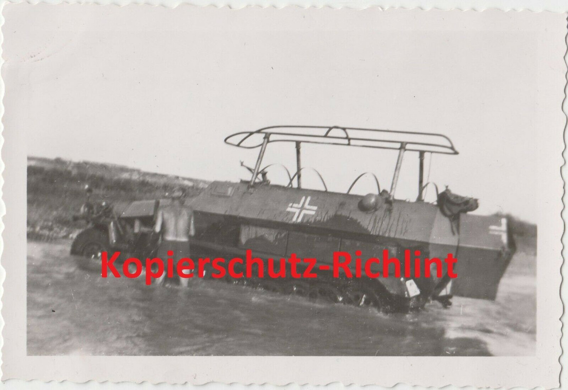 Wehrmacht Schützenpanzer Halbkette Sd.Kfz.251-6 Kommandopanzerwagen