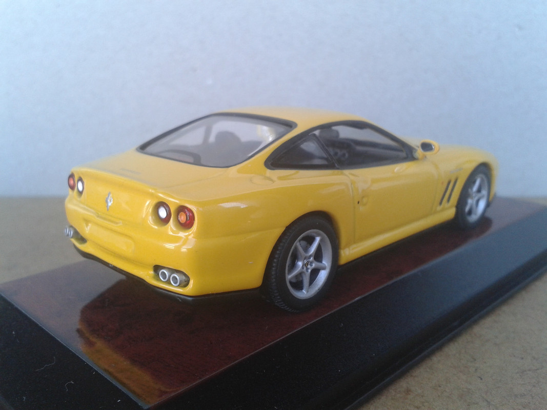 1996 Ferrari 550 Maranello (Minichamps) (14)
