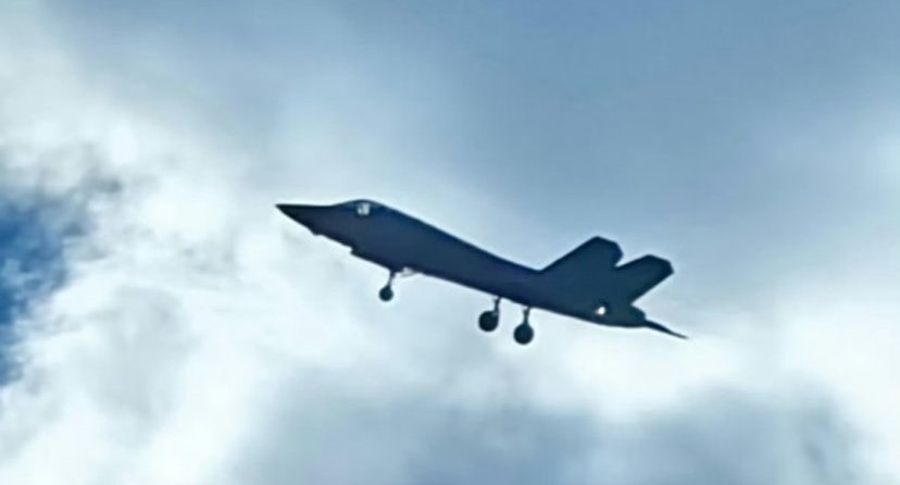 China-s-J-31-Stealth-Fighter-Captured-With-IRST-Tech-Like-US-F-35-Potensial-Acquisition-by-Pakistan.jpg