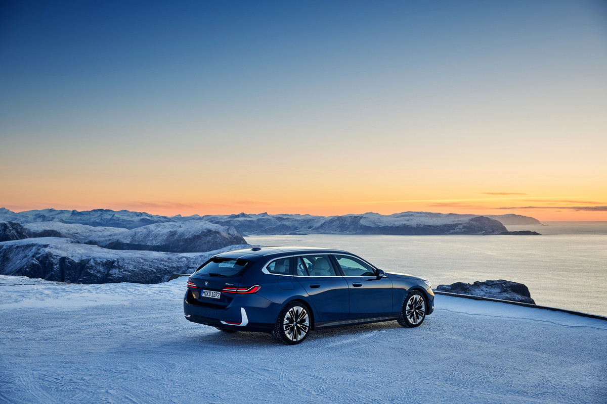 P90537371_highRes_the-new-bmw-520d-xdr