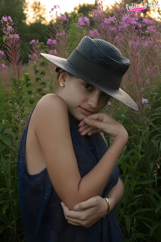 felicity-fey_00325-lg_4k