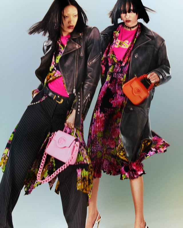 Versace, la campagna Resort 2023