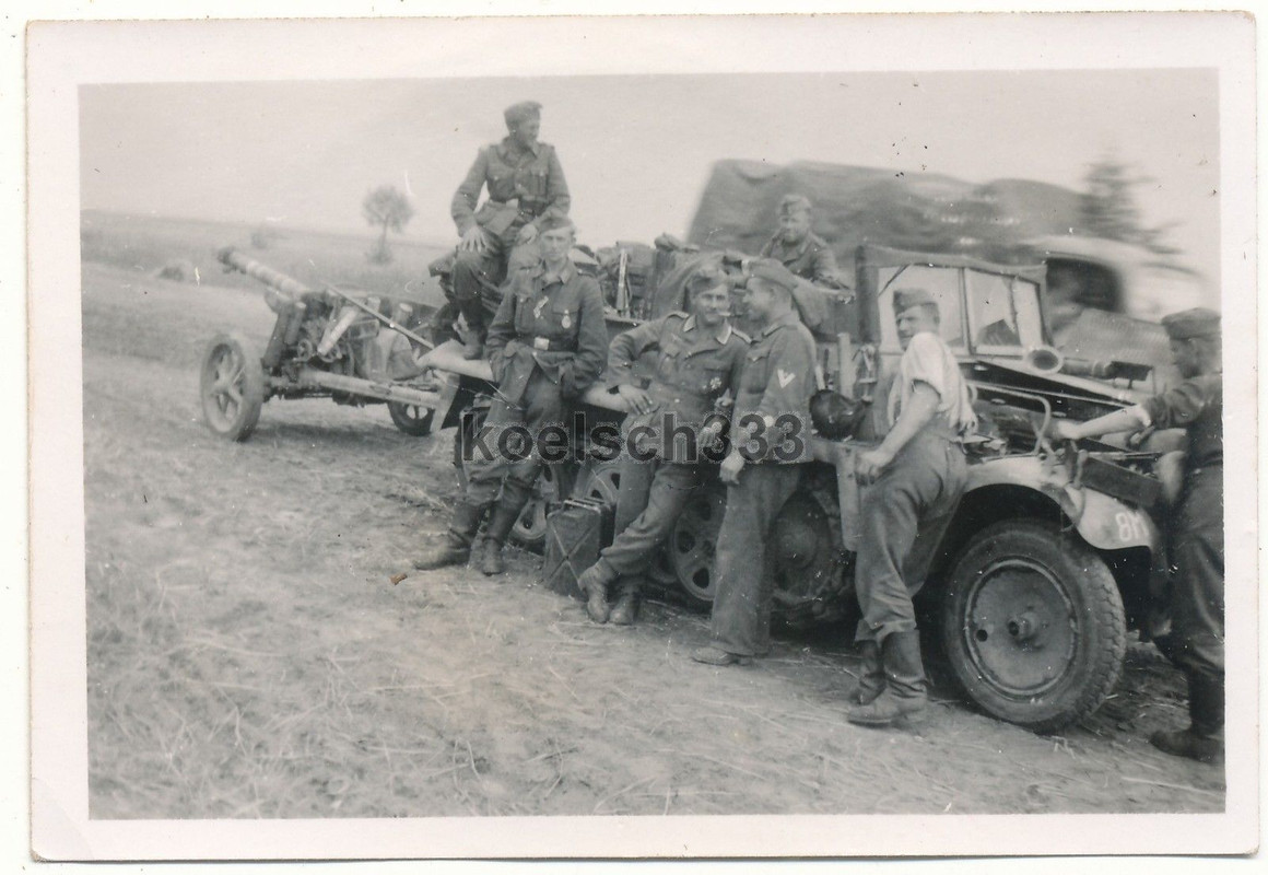Foto Panzer Halbkette 7,5cm PaK Geschütz Schlepp