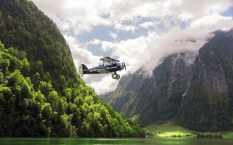 green-aircraft-landscpe.jpg
