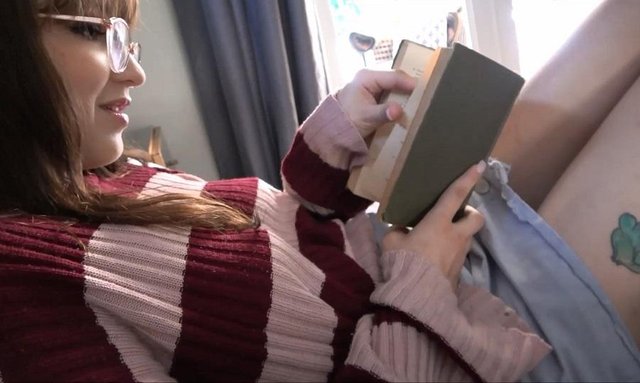 Beautlfil Girl With Natural Hairy Pussy Fucked