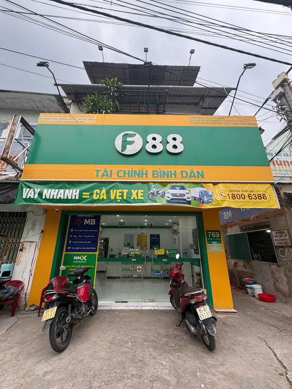 Không gian phòng giao dịch F88 769 Đường 21 Tháng 8