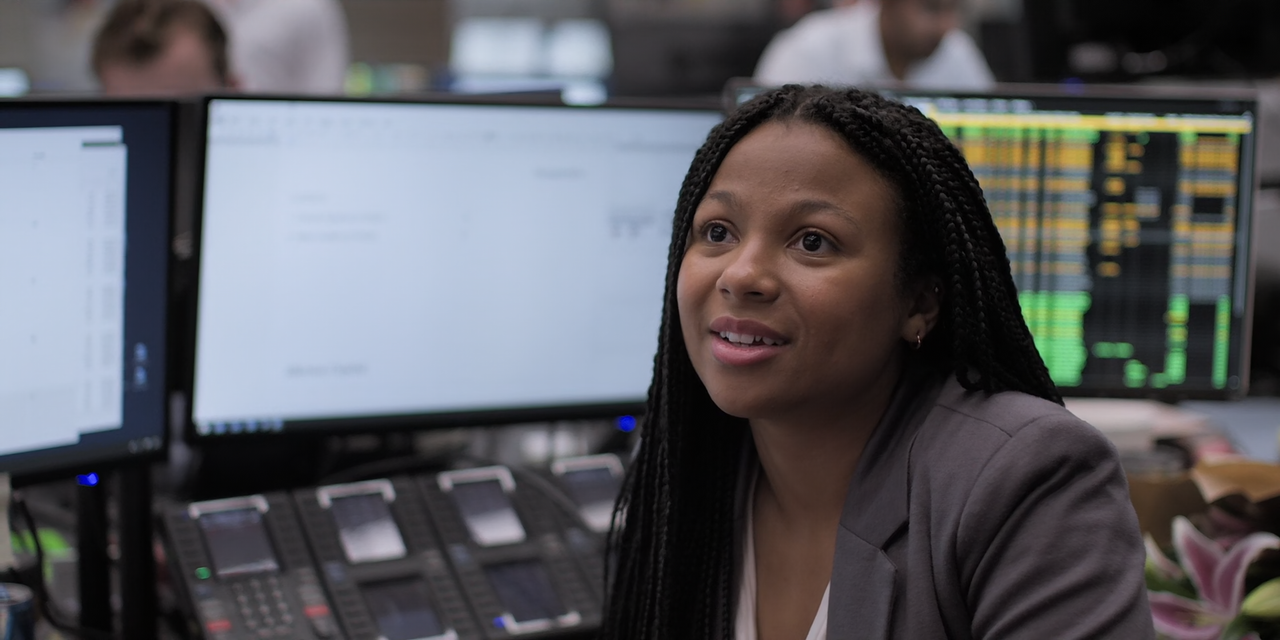 Industry.S01E03.Notting.Hill.1080p.10bit.AMZN.WEB-DL.DDP5.1.HEVC-Vyndros.mkv_snapshot_16.01_[2020.12