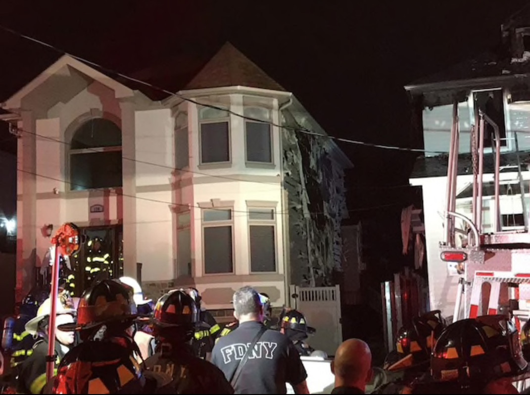 4B8956CA-6164-46E9-9A59-219EA57D787F