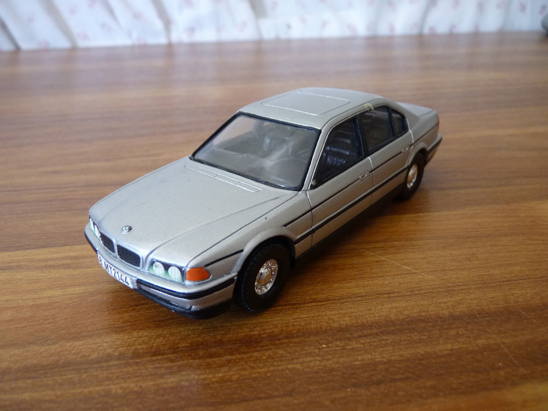 BMW750_1