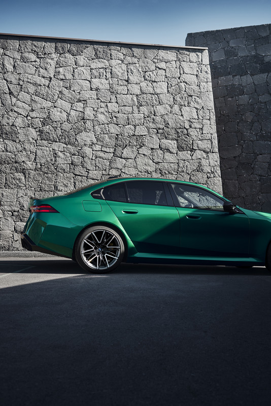 P90557454_highRes_the-all-new-bmw-m5-0