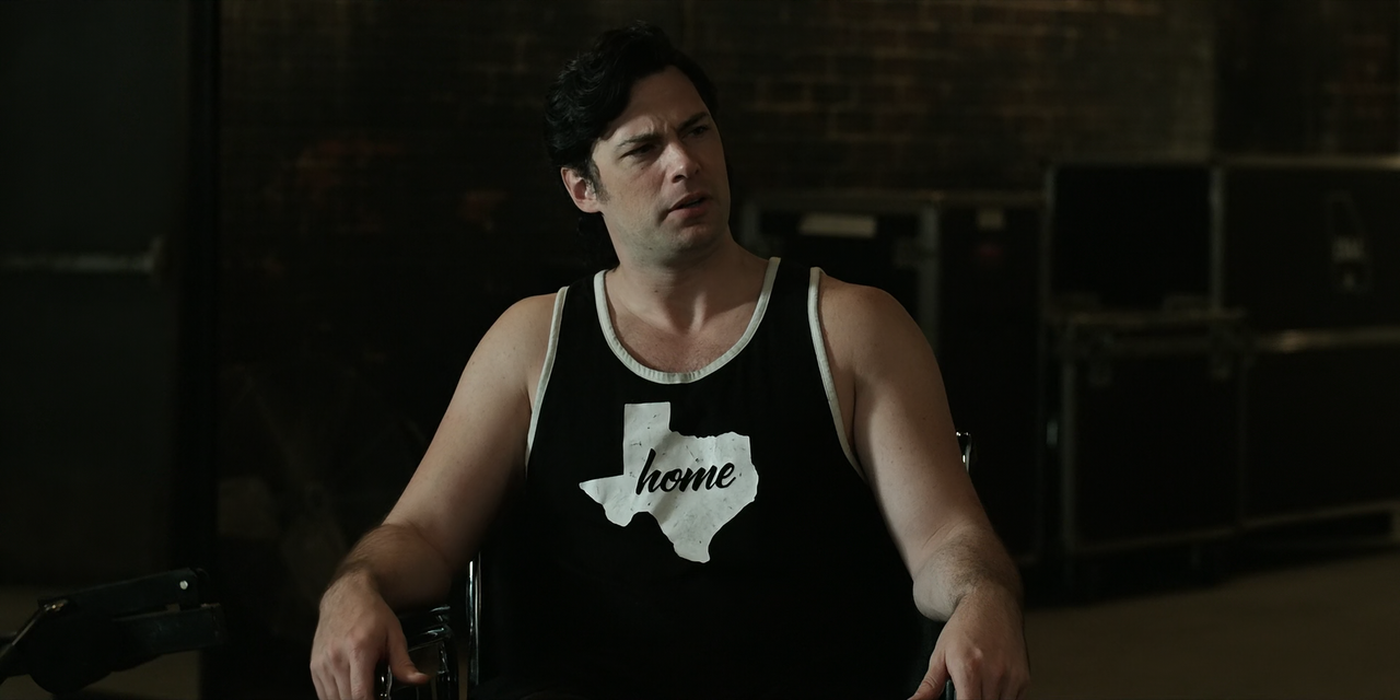 Heels.S01E06.House.Show.1080p.10bit.AMZN.WEB-DL.DDP5.1.HEVC-Vyndros.mkv_snapshot_14.40_[2021.09.20_1
