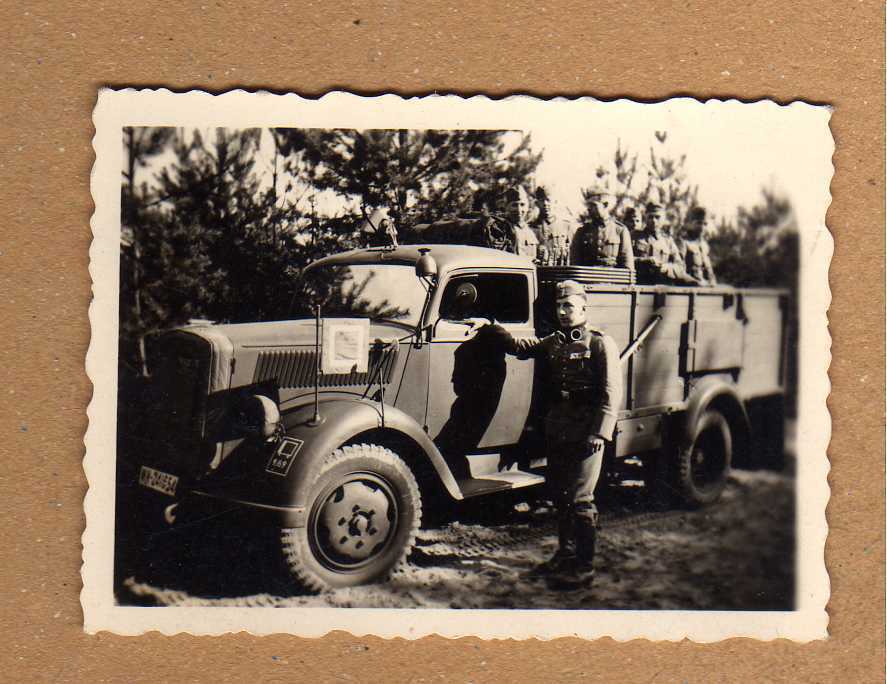 Foto Wehrmacht Soldaten mit Opel Blitz Lkw schöne Ansicht