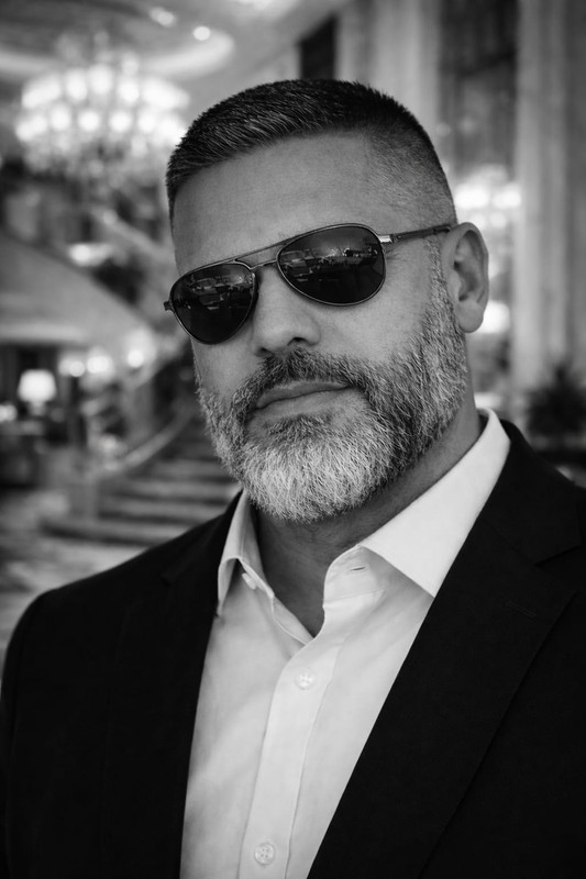 Julio Gutiérrez Guerra - Dueño y Conductor The Transporter