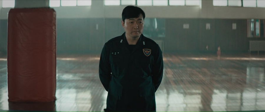 Midnight Runners 2017 WebRip [Hindi + Korean] 480p, 720p ESub Screenshot