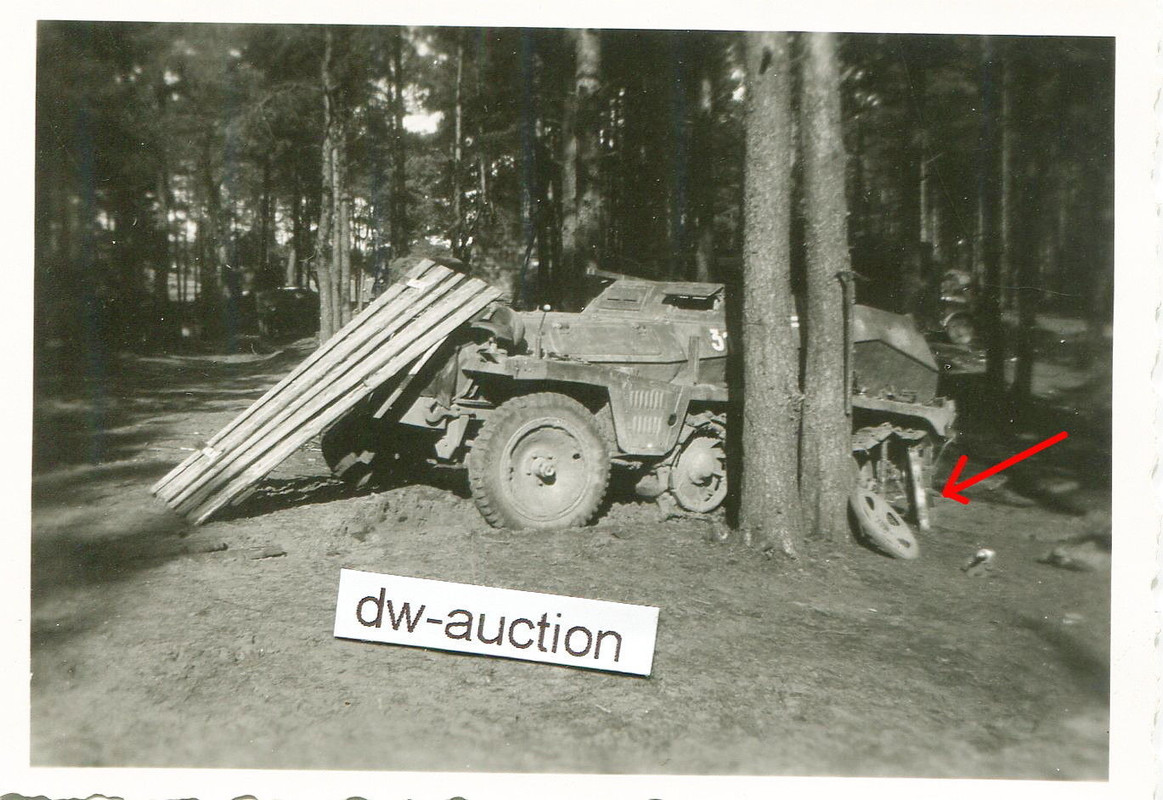 SdKfz Halbkette einer Sturmgeschütz Einheit beim