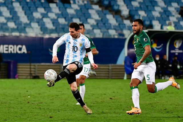 Argentina ganó 4-1 a Bolivia