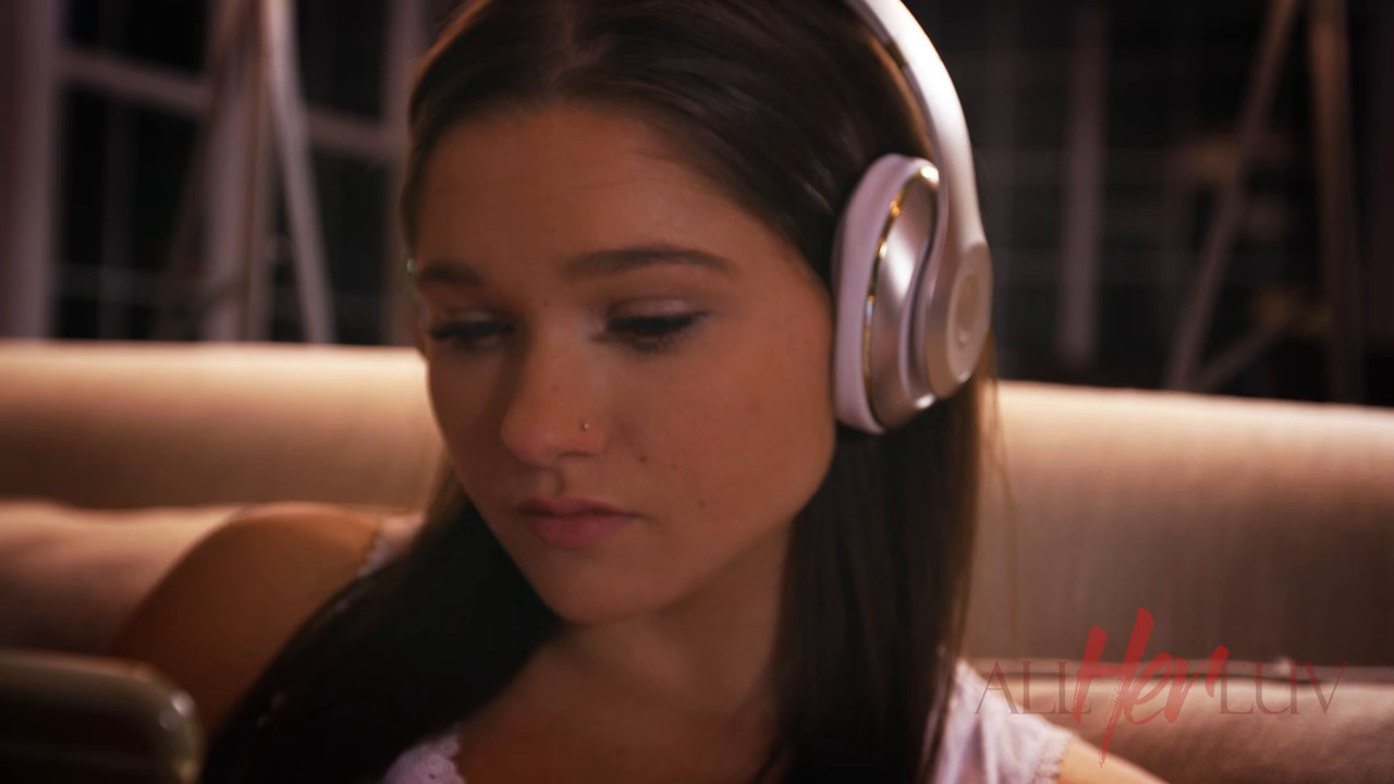 India Summer Zoe Bloom - After The Eulogy - ALLHERLUV.mkv.0010