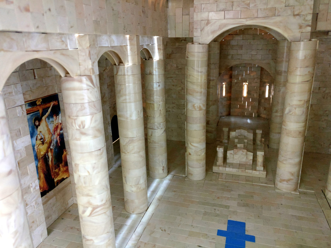 Interior sepulcro izda