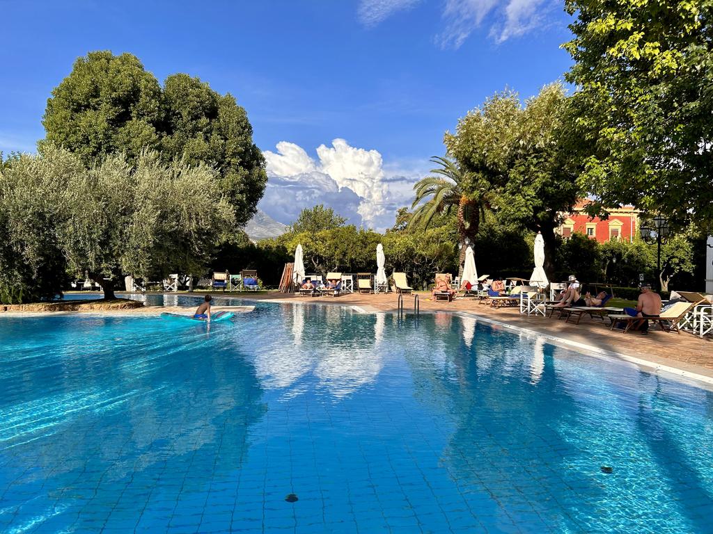 Жаркий сентябрь на побережье Тирренского моря. Жаркий сентябрь на побережье Тирренского моря.