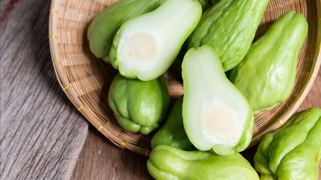 ¿Qué beneficios tiene el chayote crudo?
