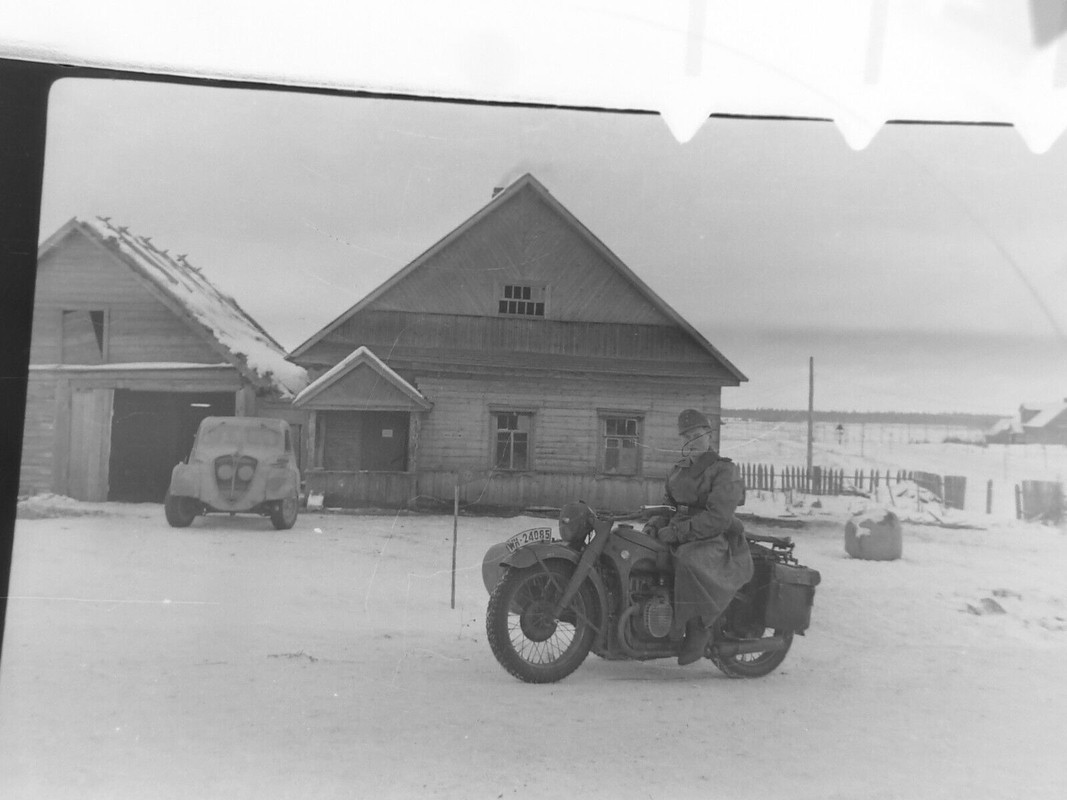 Russl. Wolchow Krad BMW Panzer Tank Flak Halbkette Gräber Schlamm 1942 (3)