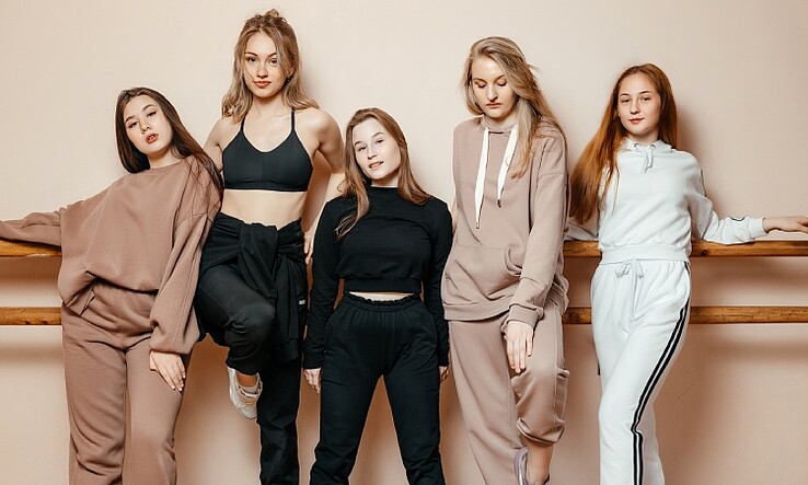 fashion trends in athleisure 2025